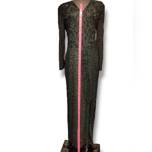 Elegant Long black beaded Evening gown. Long Sleeves. Size 10 - Picture 5 of 10
